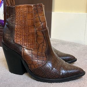Snake skin western pointed toe booties
